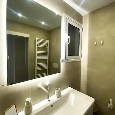 Mary's Haven Near Metro Station And Acropolis Apartment *