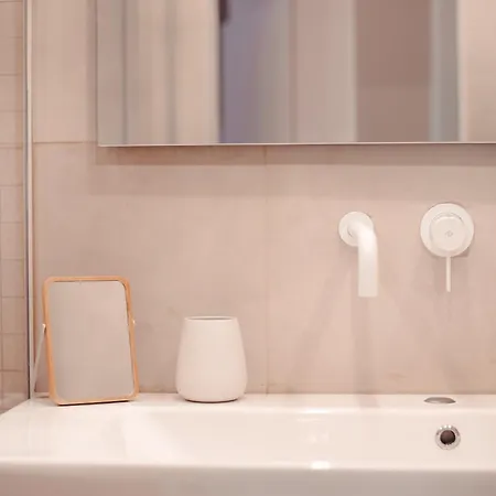 Apartment Mary's Haven Near Metro Station And Acropolis Athens